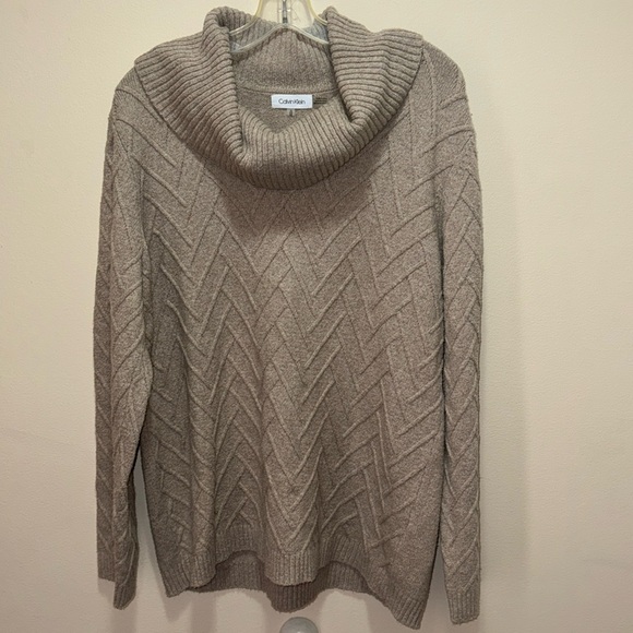 Calvin Klein Sweater - Picture 1 of 4